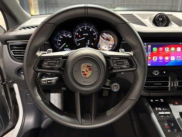 Porsche Macan Electrique GTS — photo 17