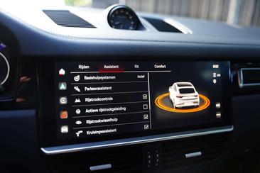 Porsche Cayenne III Turbo S E-Hybrid — photo 15