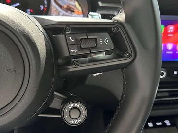 Porsche Macan Electrique GTS — photo 18