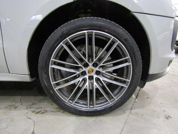 Porsche Macan Electrique S — photo 4