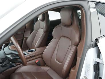 Porsche Taycan 4S — photo 10