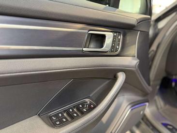 Porsche Panamera II E-Hybrid Platinum Edition — photo 19