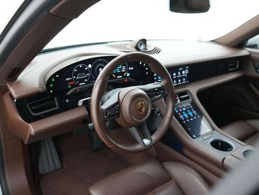 Porsche Taycan 4S — photo 12