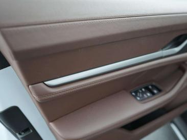 Porsche Taycan 4S — photo 13