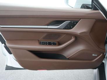 Porsche Taycan 4S — photo 15