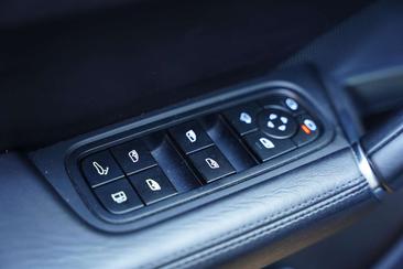 Porsche Cayenne III Turbo S E-Hybrid — photo 25