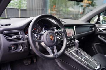 Porsche Macan Electrique Base — photo 4