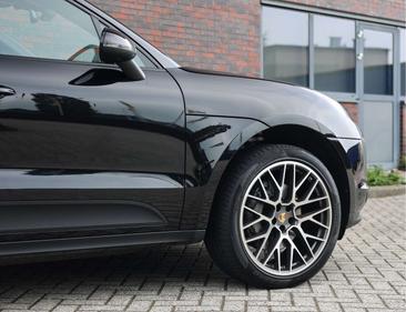 Porsche Macan Electrique S — photo 18