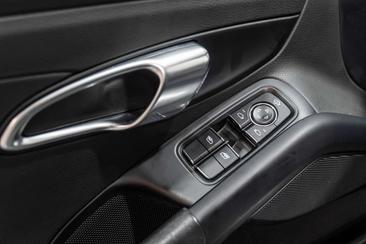 Porsche 718 Boxster — photo 30