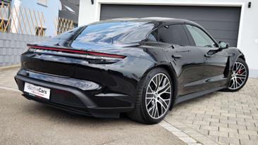 Porsche Taycan 4S — photo 9