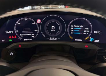 Porsche Taycan — photo 17