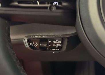 Porsche Taycan — photo 18