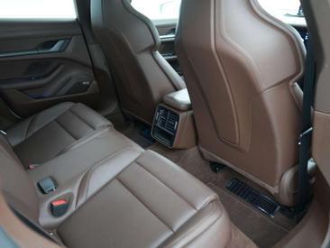 Porsche Taycan 4S — photo 25