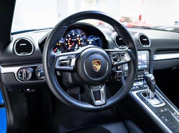 Porsche 718 Cayman — photo 8