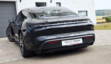 Porsche Taycan 4S — photo 12