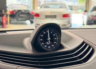 Porsche Taycan — photo 20