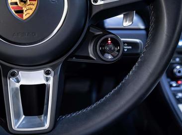 Porsche 718 Cayman — photo 9