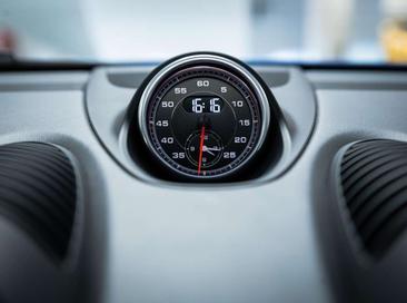 Porsche 718 Cayman — photo 11