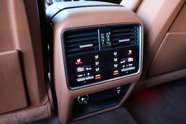 Porsche Cayenne III S Platinum Edition — photo 31