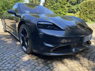 Porsche Taycan Turbo S — photo 2