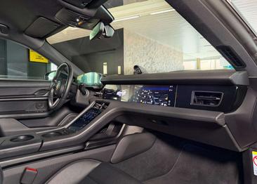 Porsche Taycan — photo 24