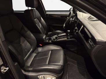 Porsche Macan Electrique S — photo 17