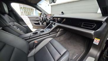 Porsche Taycan 4S — photo 18