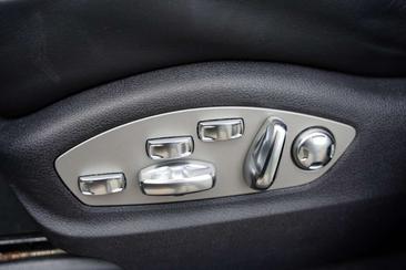 Porsche Macan Electrique Base — photo 21