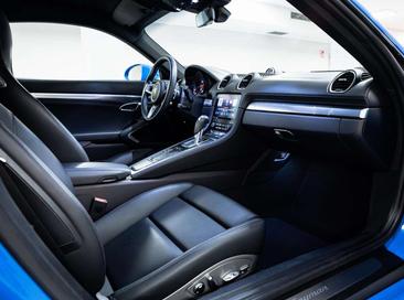 Porsche 718 Cayman — photo 18
