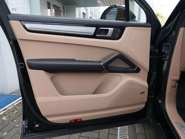 Porsche Cayenne III E-Hybrid Platinum Edition — photo 37