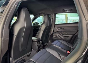 Porsche Taycan — photo 28