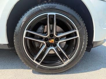 Porsche Macan Electrique — photo 13