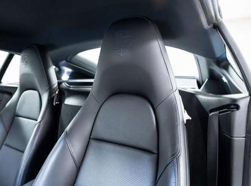 Porsche 718 Cayman — photo 16