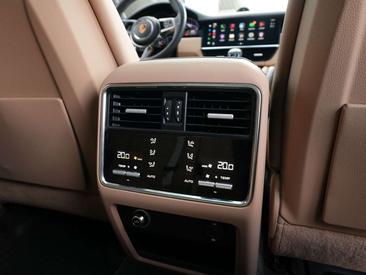 Porsche Cayenne III E-Hybrid Platinum Edition — photo 39