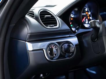 Porsche 718 Cayman — photo 22