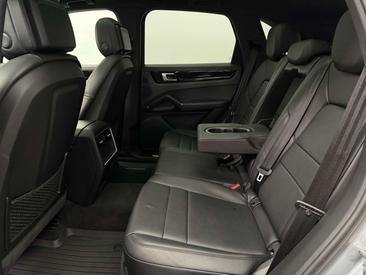 Porsche Cayenne III E-Hybrid — photo 23