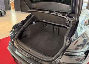 Porsche Taycan — photo 32