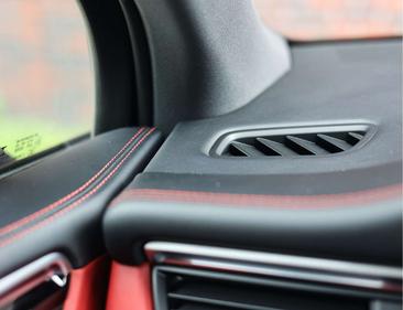 Porsche Macan Electrique S — photo 37
