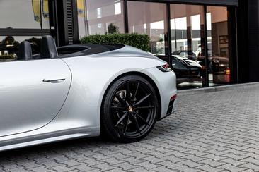 Porsche 992 I Carrera 4S — photo 4