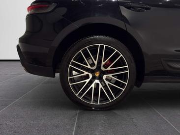 Porsche Macan Electrique S — photo 23