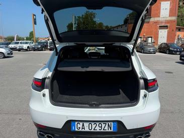 Porsche Macan Electrique — photo 17
