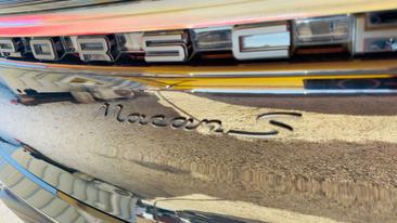 Porsche Macan S — photo 12