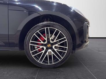 Porsche Macan Electrique S — photo 24