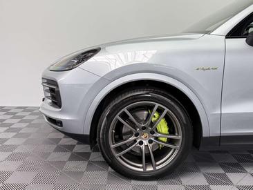 Porsche Cayenne III E-Hybrid — photo 27