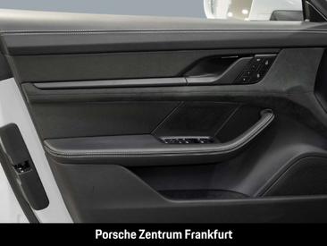 Porsche Taycan GTS — photo 29