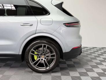 Porsche Cayenne III E-Hybrid — photo 28