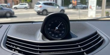 Porsche Taycan Turbo — photo 9