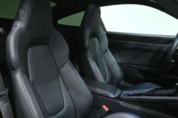 Porsche 992 I Carrera 4S — photo 9