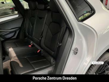 Porsche Macan Electrique S — photo 17