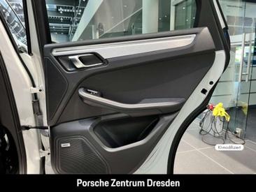 Porsche Macan Electrique S — photo 19